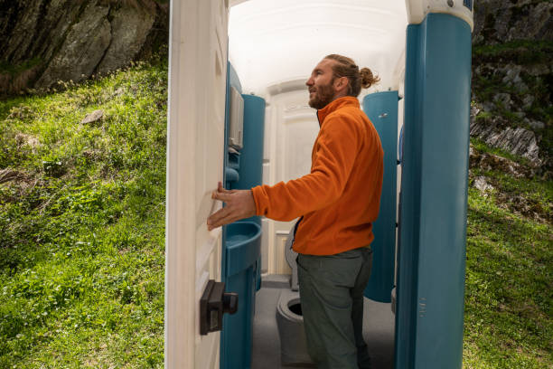 Porta potty delivery and setup in Alexander City, AL